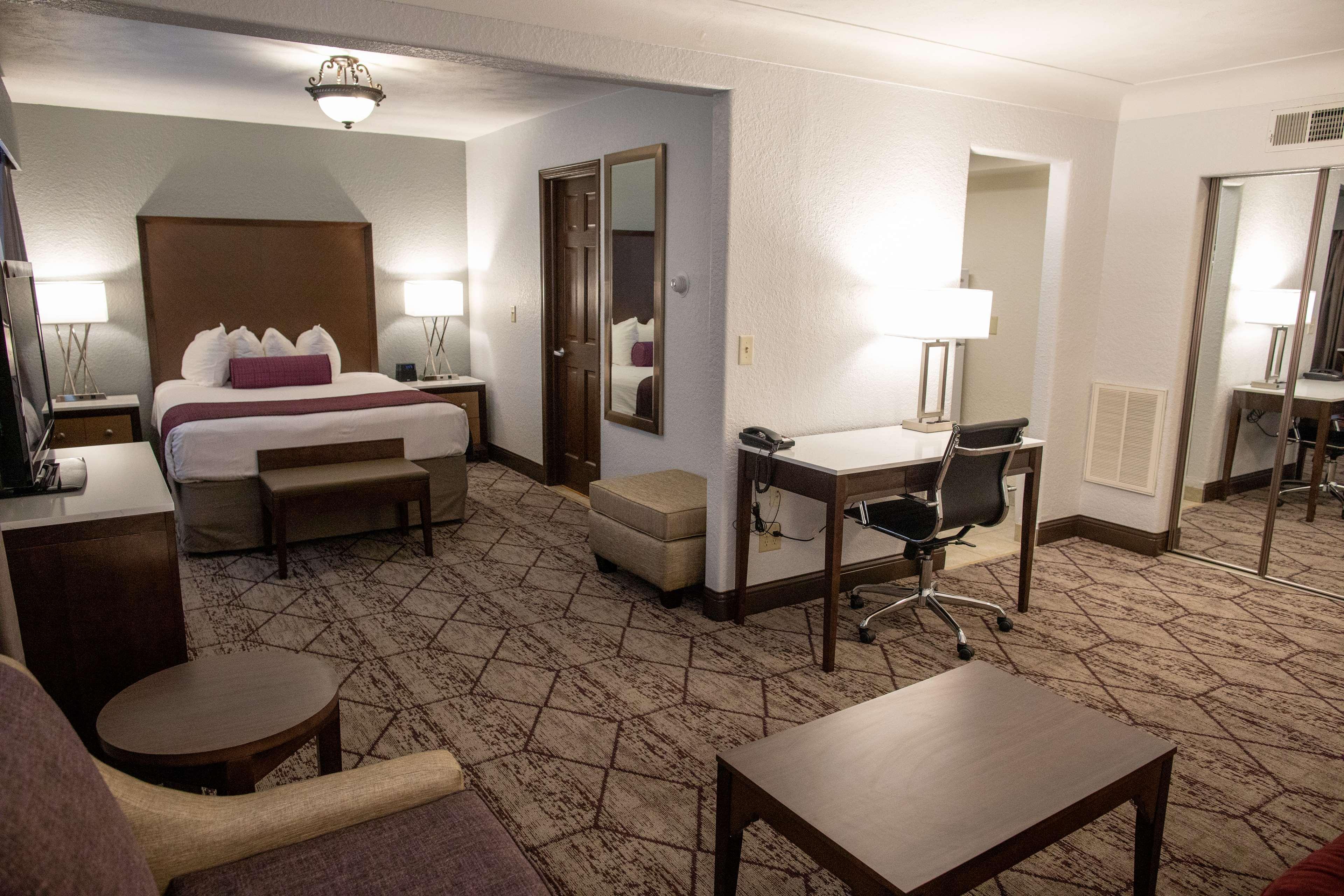 Western Longbranch & Convention Center 3* Cedar Rapids