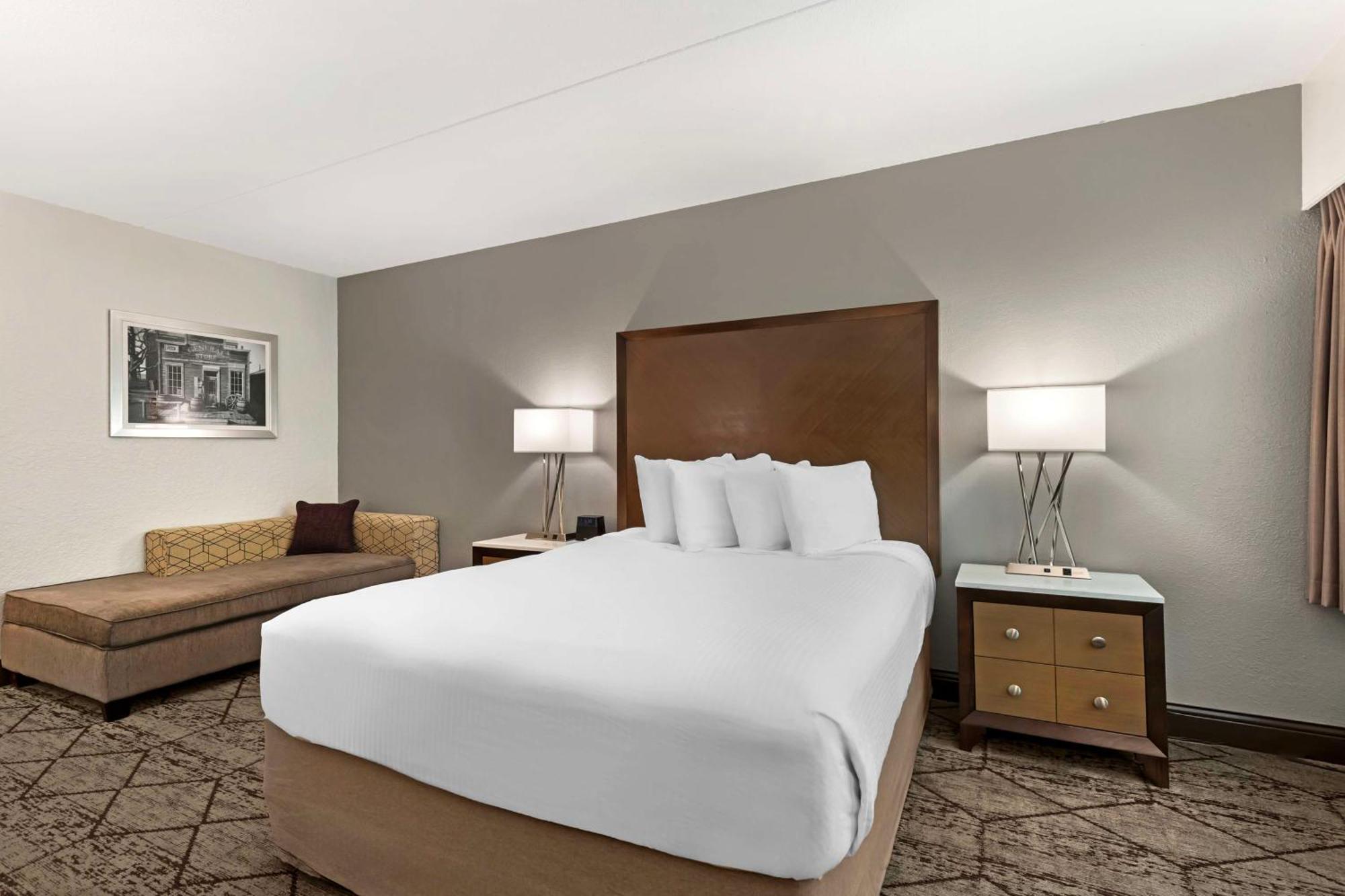 Western Longbranch & Convention Center 3* Cedar Rapids